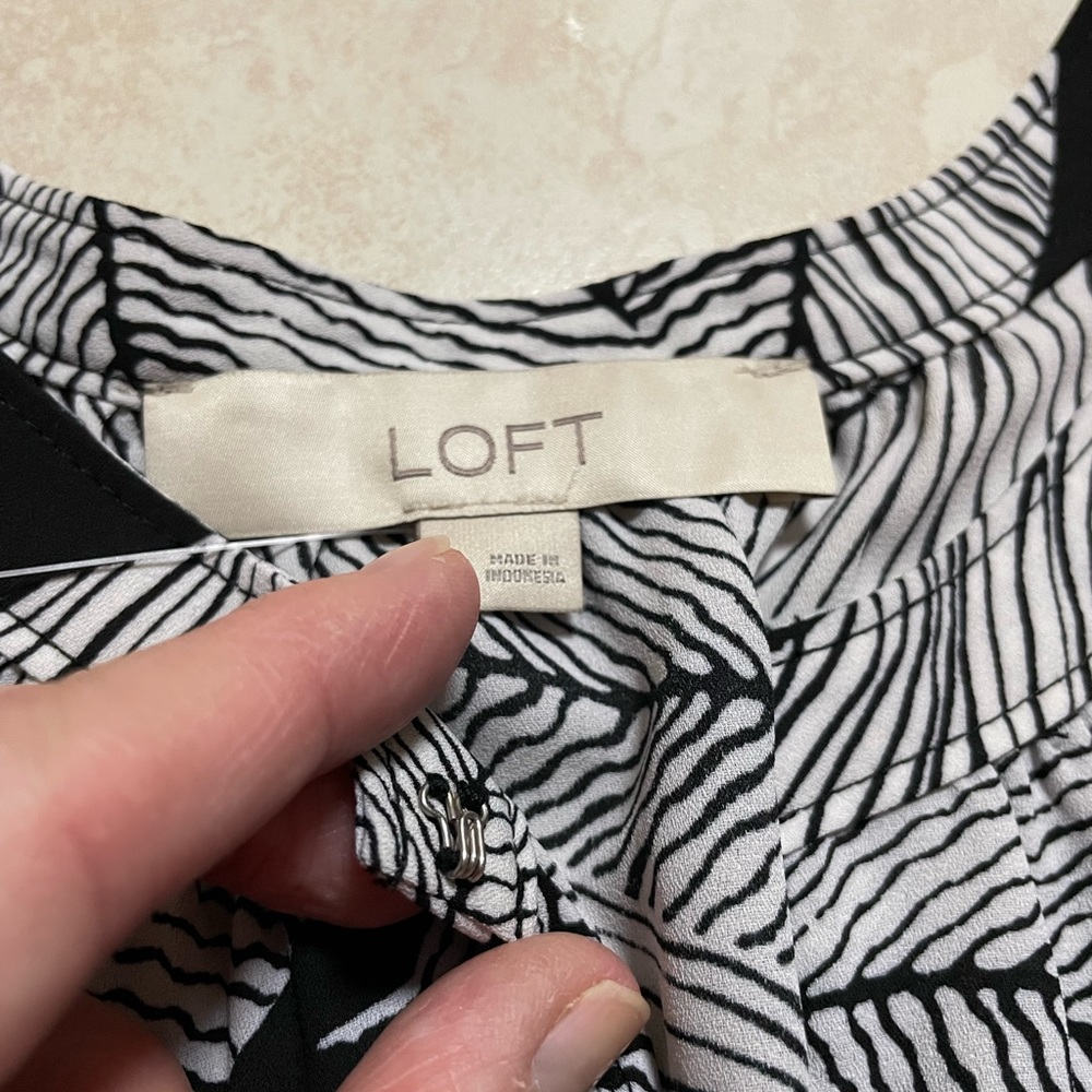 NWT shell top - Picture 3 of 5